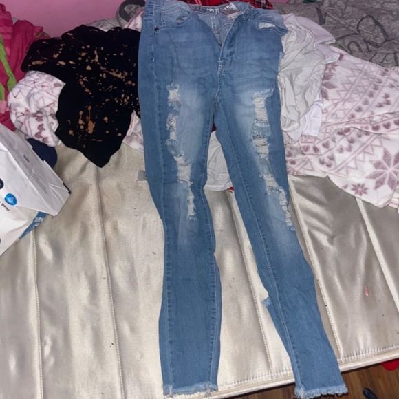 Jeans - Picture 2 of 4